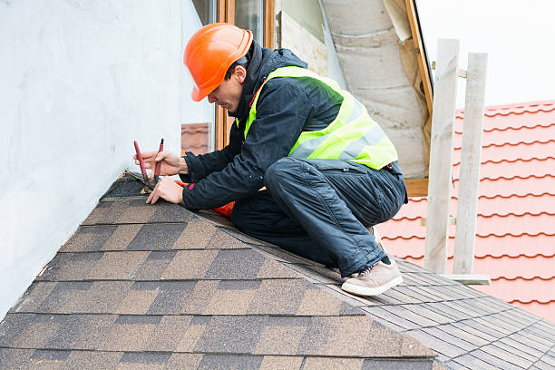 Best Roof Gutter Cleaning  in Woodlake, CA